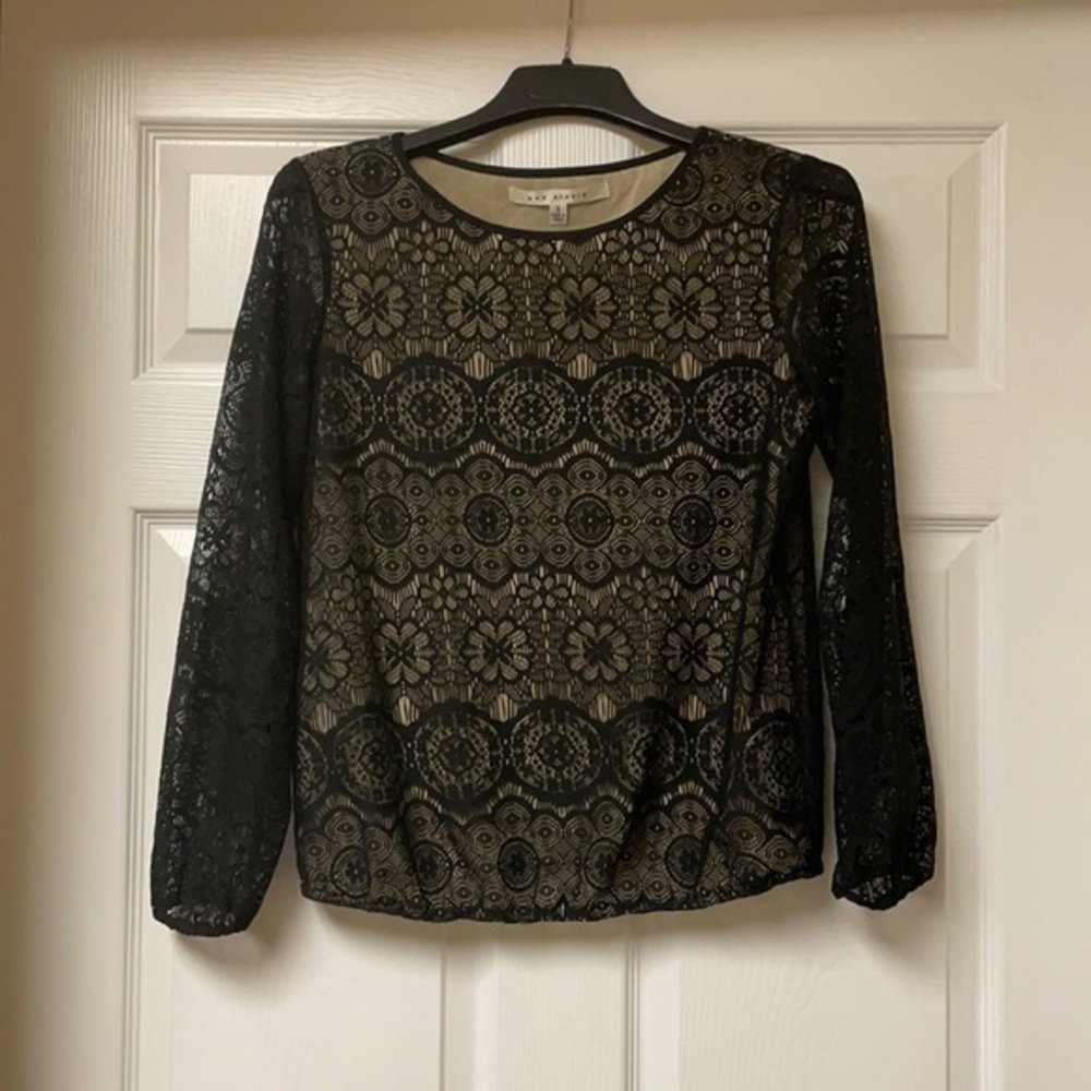 Max studio black lacy blouse